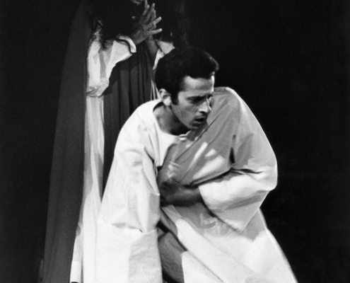 Misura per Misura di William Shakespeare. Regia di Luca Ronconi. Con Valentina Fortunato, Massimo Girotti, Mario Scaccia. 1967.