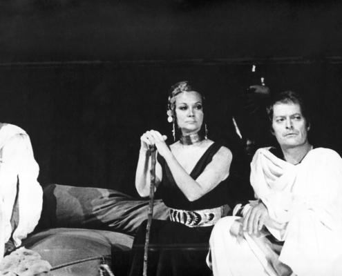 Caligola di Albert Camus. Regia di Giancarlo Sbragia. Con Ivo Garrani (sostituito da Sergio Fantoni nella ripresa), Valentina Fortunato, Giancarlo Sbragia. 1971.