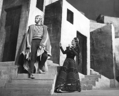 Foto sezione teatro Sergio Fantoni: 1953 Medea di Euripide. Regia di Luchino Visconti. Con Sara Ferrati, Memo Benassi, Cesare Fantoni, Elena da Venezia, Nora Ricci. 1953.